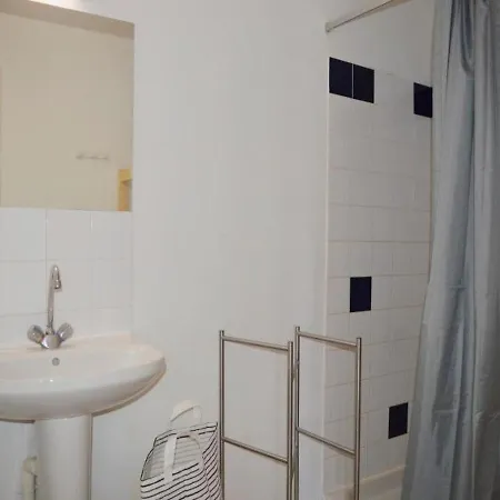 Eden Roc 5 Apartment
